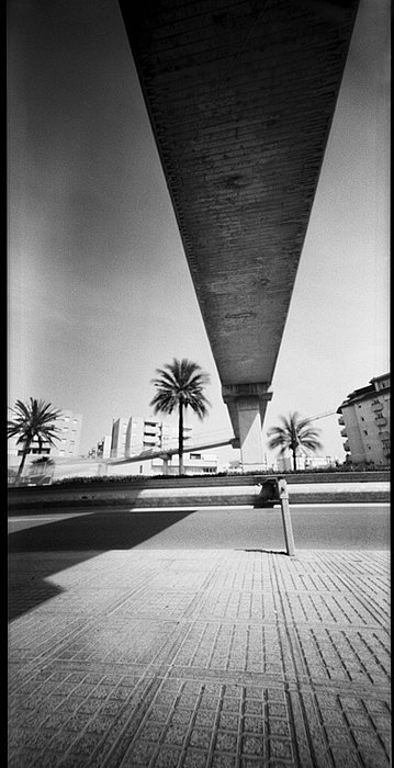 Pinhole #1 - Holga 120 + Agfa APX 100 - expired